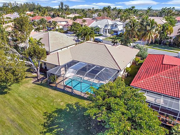 5th image of 740 Cypress Pointe Dr
