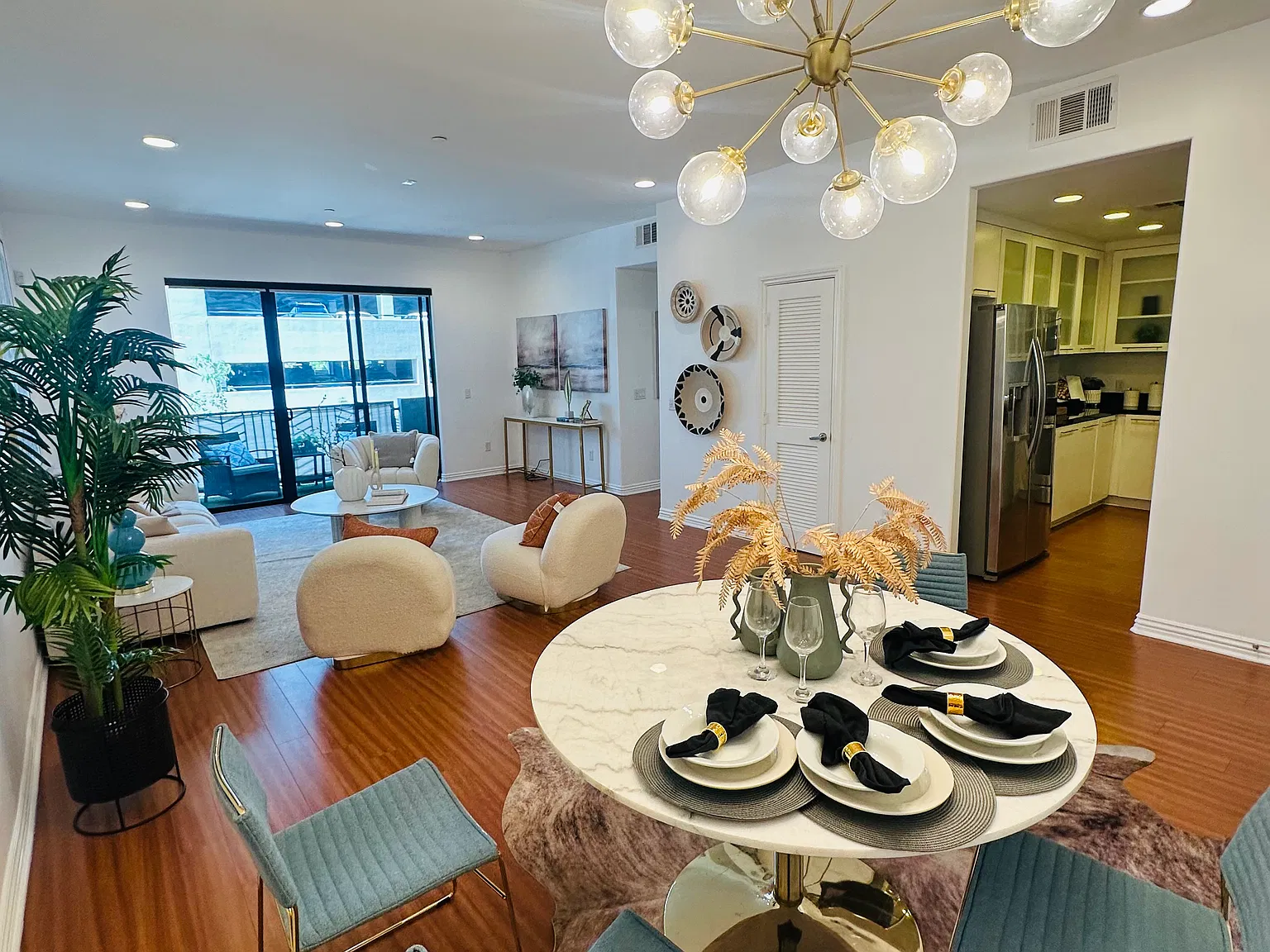 2 bed, 1200 sqft, $3,900 — Photo 2