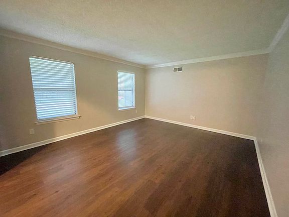 2nd image of 7915 Gayle Ln
