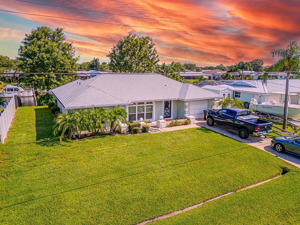 1st image of 727 SE Calmoso Drive