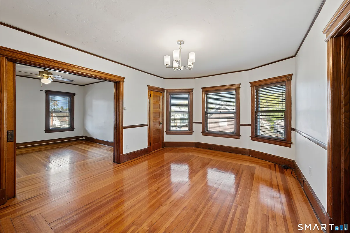Building Photo - 19 Thomas St #23