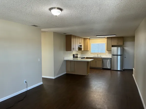 975 E Washington Ave APT E, El Cajon, CA 92020