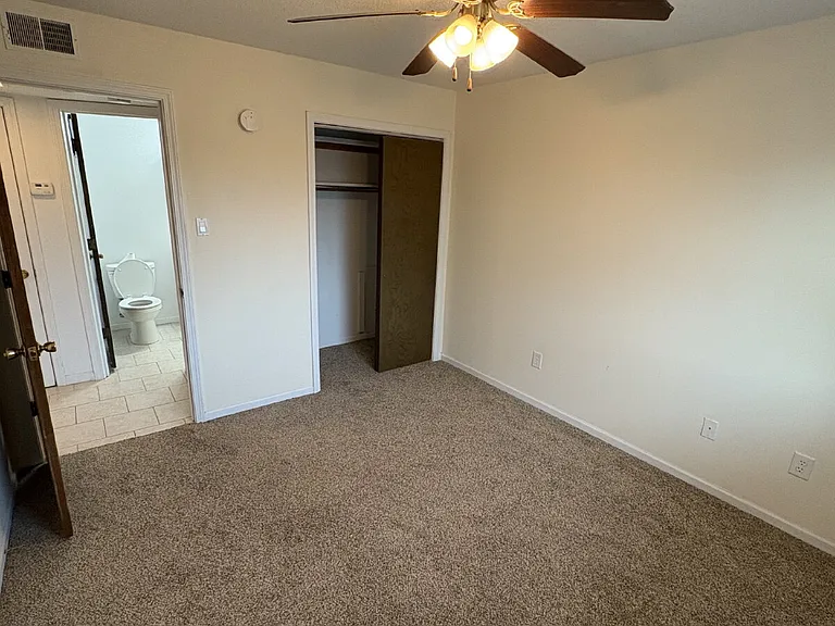 1030 Southpark Dr #7 — Photo 8
