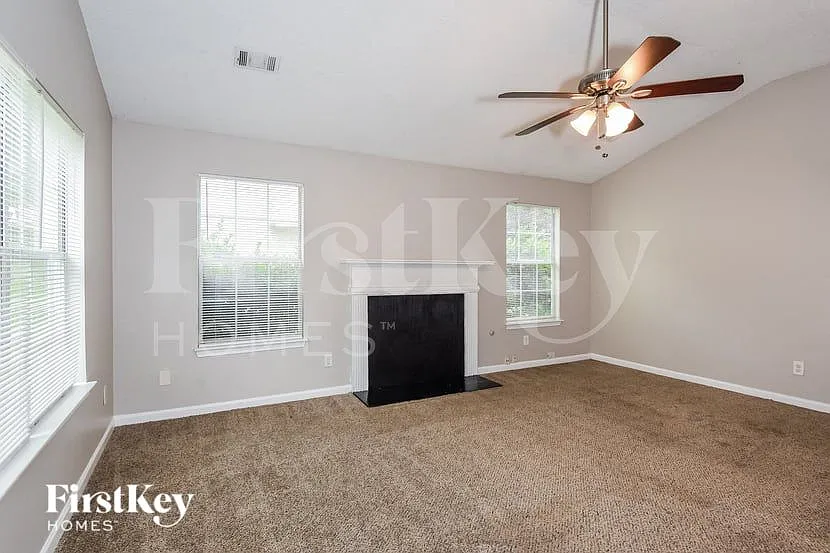 Building Photo - 5693 Chisolm Trl