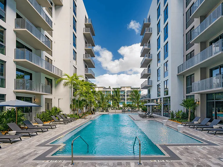 10X Miami River Apartments — Photo 21