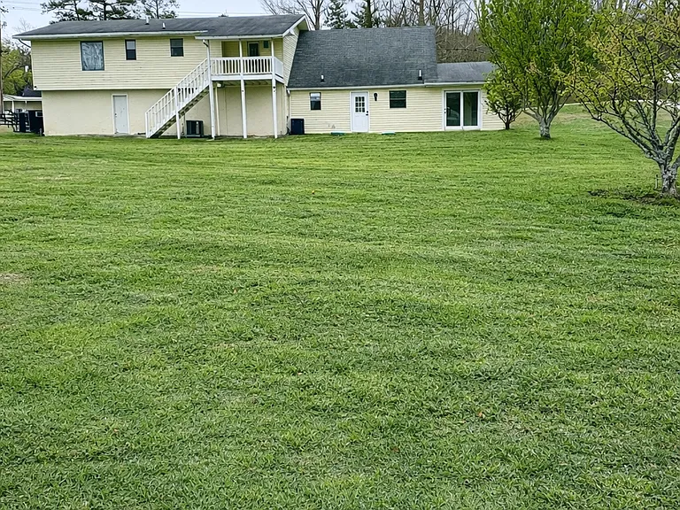 866 S McDonald Rd SW — Photo 12