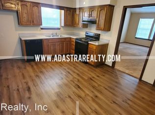 6633 W 150th St, Overland Park, KS 66223