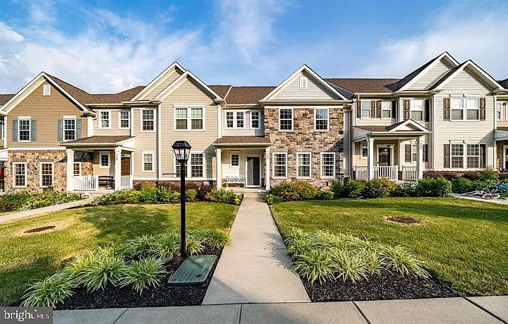 733 Sun Valley Ct