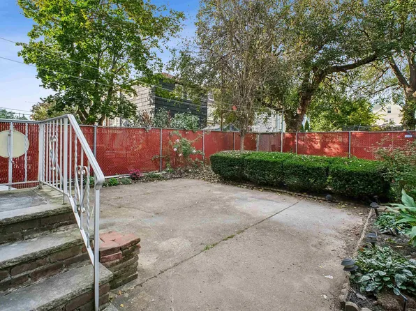 101 West 6th Street image 15 of 17