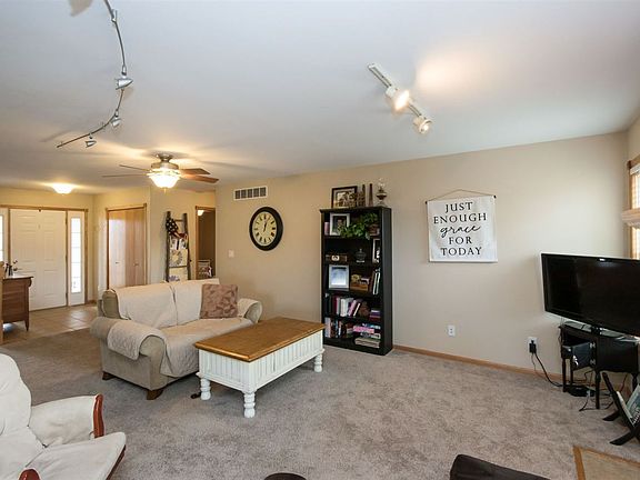 4th image of 50 Bobcat Pl