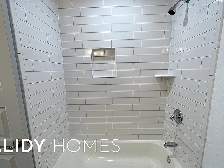 601 W Caddo St — Photo 16