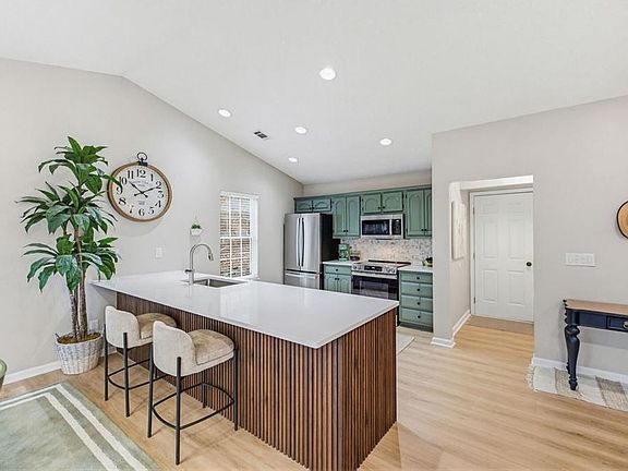 3rd image of 2740 Samples Rd