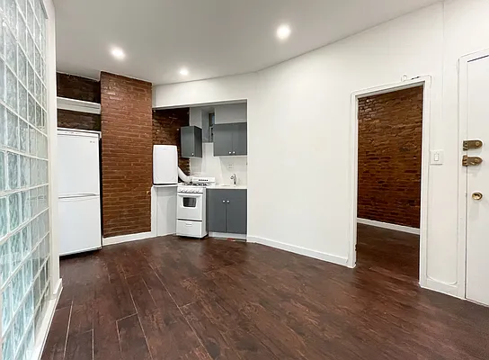 Rented by Kahen Properties | media 12