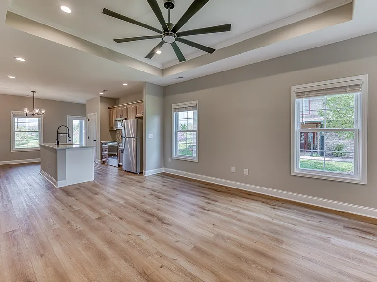 221 Monroe Dr — Photo 17