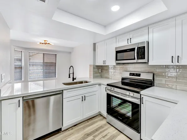 2455 E BROADWAY Road #4, Mesa, AZ 85204