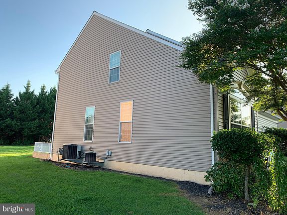 5th image of 113 Gillespie Ave