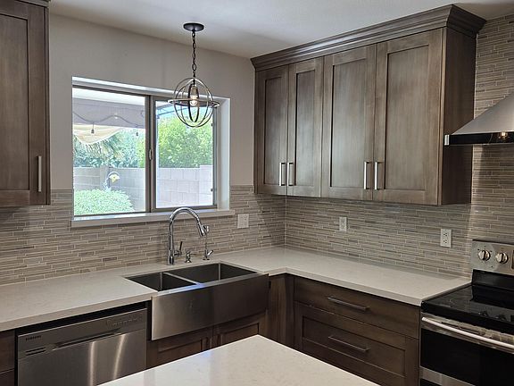 5th image of 3020 E Friess Dr