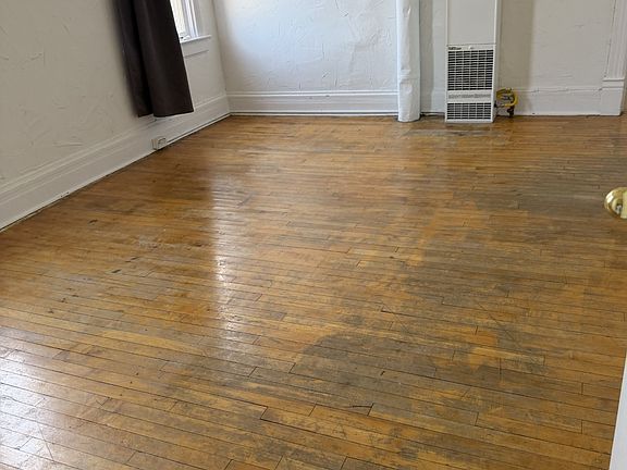 5th image of 626 N Center St APT 3