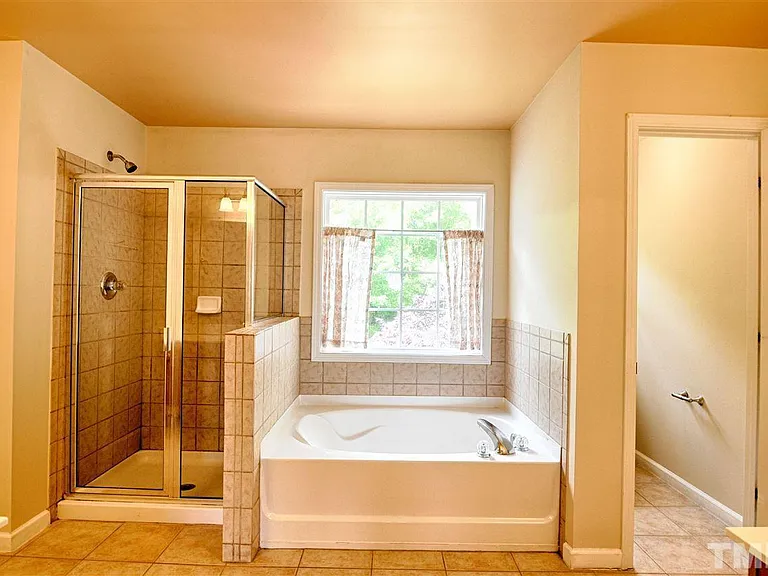94 Hamilton Hedge Pl — Photo 7