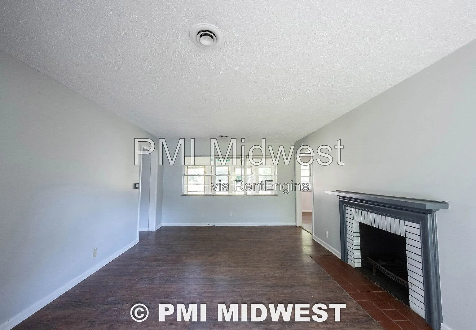 4 bed, 1.5 bath, 1504 sqft, $1,800 — Photo 3
