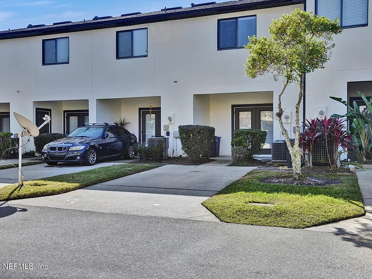 480 Cabernet Pl — Photo 3