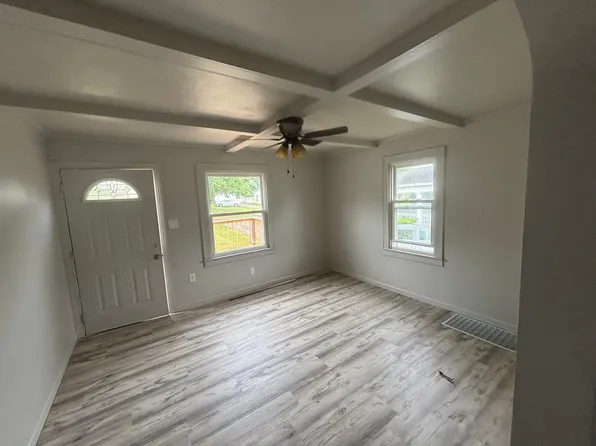 166 Strawbridge Ave, Sharon, PA 16146