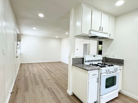 2nd image of 6130 Mesa Ave #9A