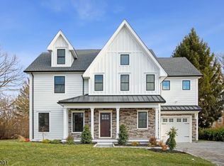 32 Orchard St, Madison, NJ 07940