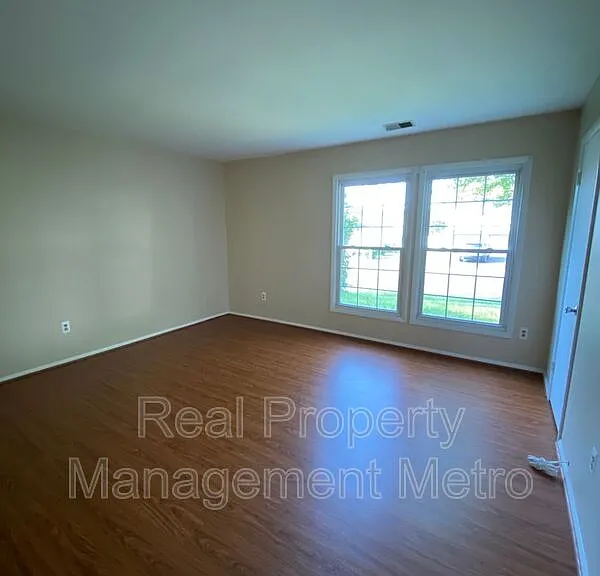1902 Stonehearth Ct — Photo 10