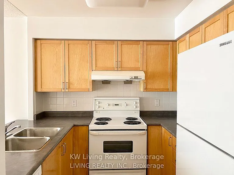 33 Empress Ave #808 — Photo 8