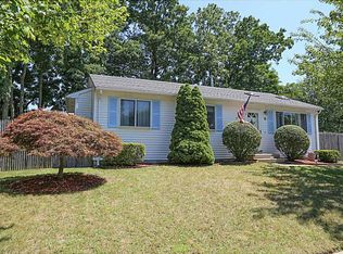 18 Aspen Way, Warwick, RI 02886