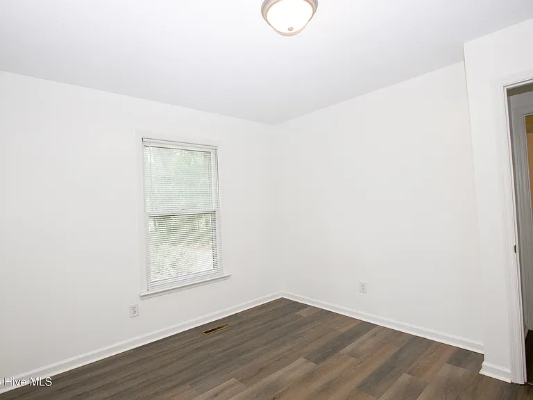 901 Glendale Dr — Photo 28