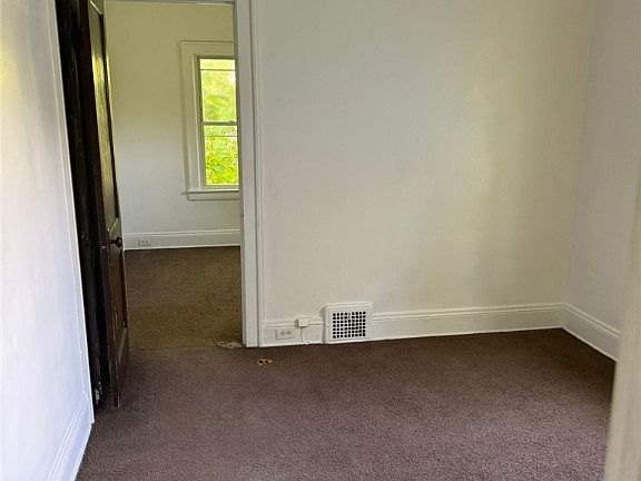 5th image of 3415 E 123rd St