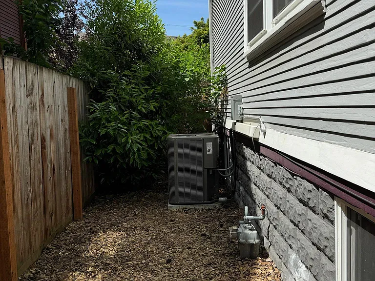 634 NE 28th Ave — Photo 50