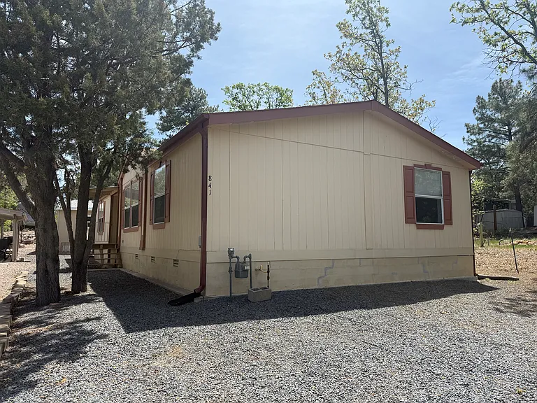 841 S 11th Dr — Photo 17