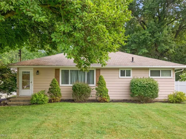 499 Perry Rd, Tallmadge, OH 44278