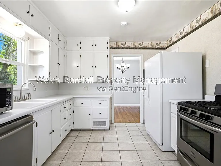 425 E Center St — Photo 8