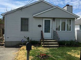 34 Ophelia St, Providence, RI 02909