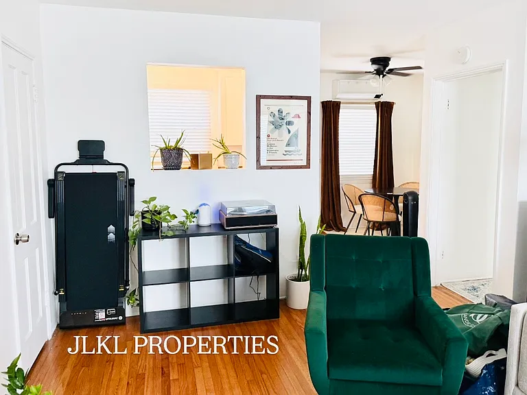 3092 Meade Ave — Photo 11