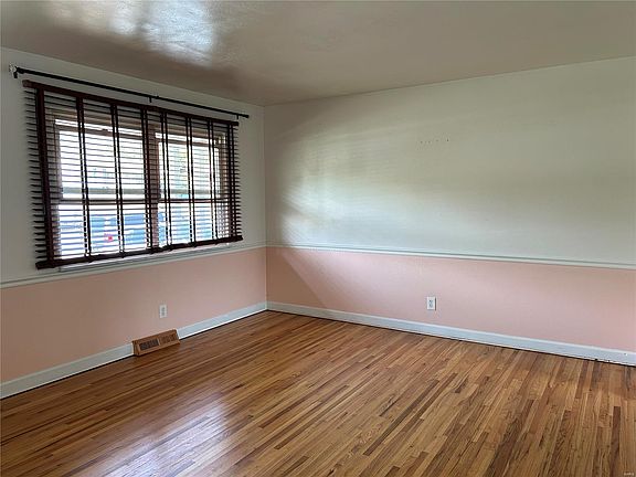 3rd image of 18 Jane Ct