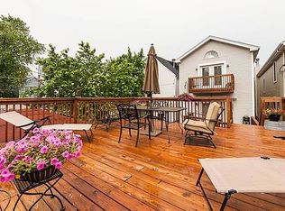 2239 W School St, Chicago, IL 60618