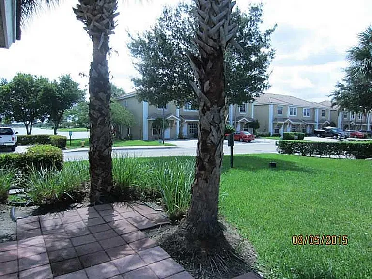 12200 SW 6th St — Photo 30