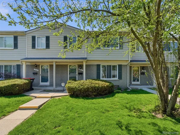 26700 Franklin Pointe Dr, Southfield, MI 48034