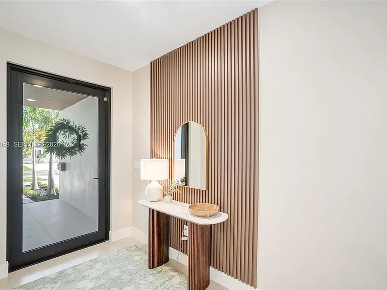 701 SW 17th St #701 — Photo 13