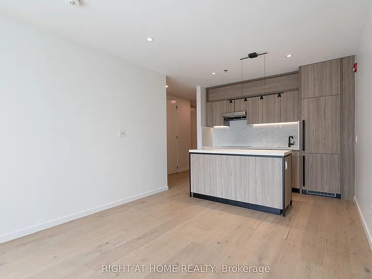 778 Queen St E #206 — Photo 10