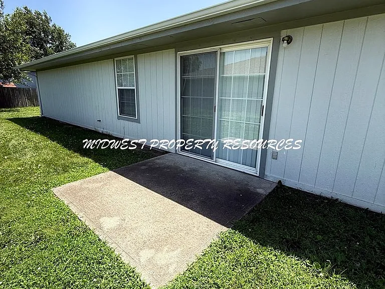 503 N Austin St — Photo 18