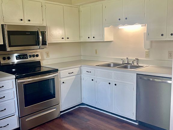 5th image of 3910 Westlawn Dr