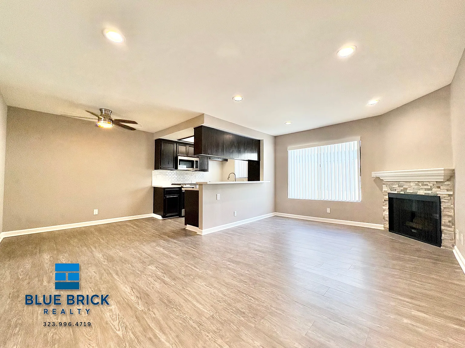 Bright 1-Bedroom with Fireplace & Central A/C in Valley Glen — Photo 3