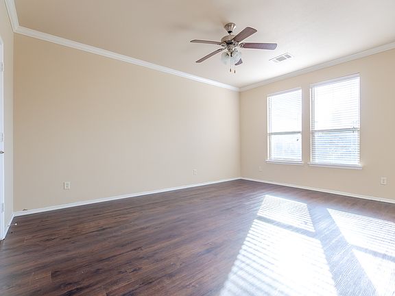 4th image of 4604 Pacific Way Dr