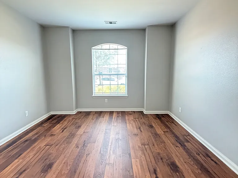 2134 Redbud Dr — Photo 7